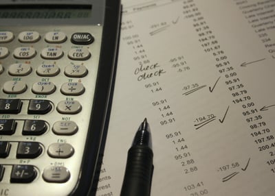Comment calculer 30% d'une somme : méthode simple et rapide en 2026