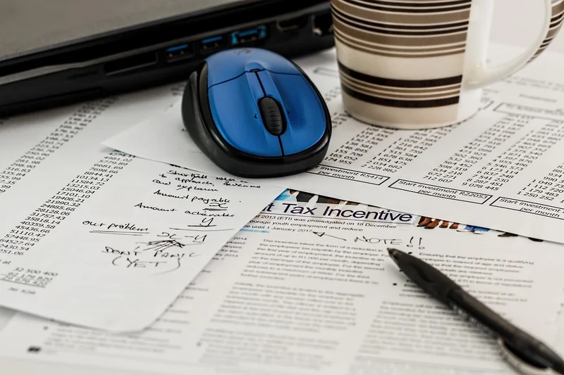 Quand et comment utiliser « pour ordre » dans vos documents